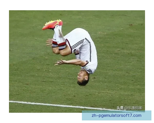 阿尔维斯回旋技艺分析与应用探索 足球技术创新的代表性动作